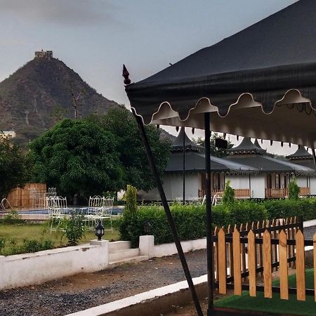 The Glorious Hills Resort Pushkar Bagian luar foto